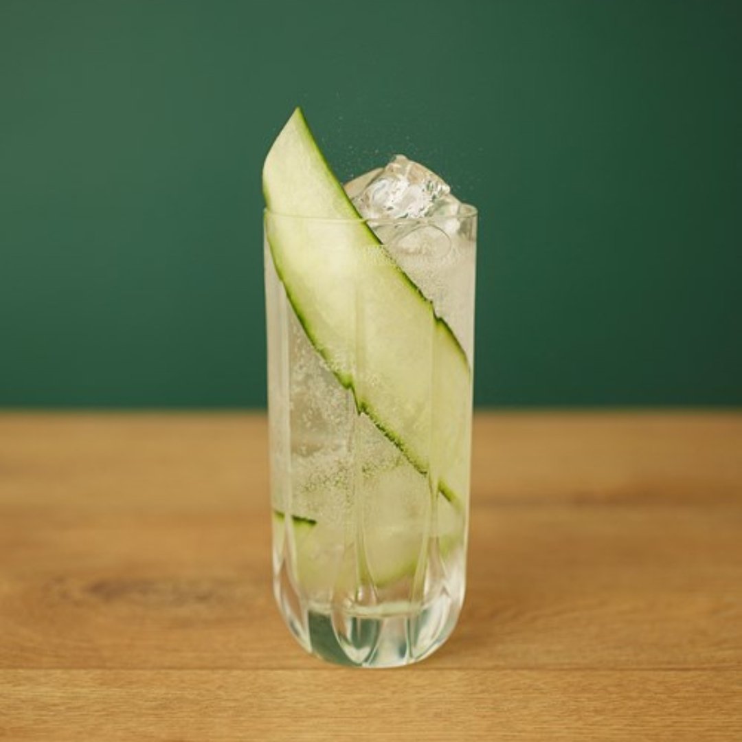 How to cut a world-class garnish with Seedlip Non-Alcoholic Spirits - Cook & Nelson