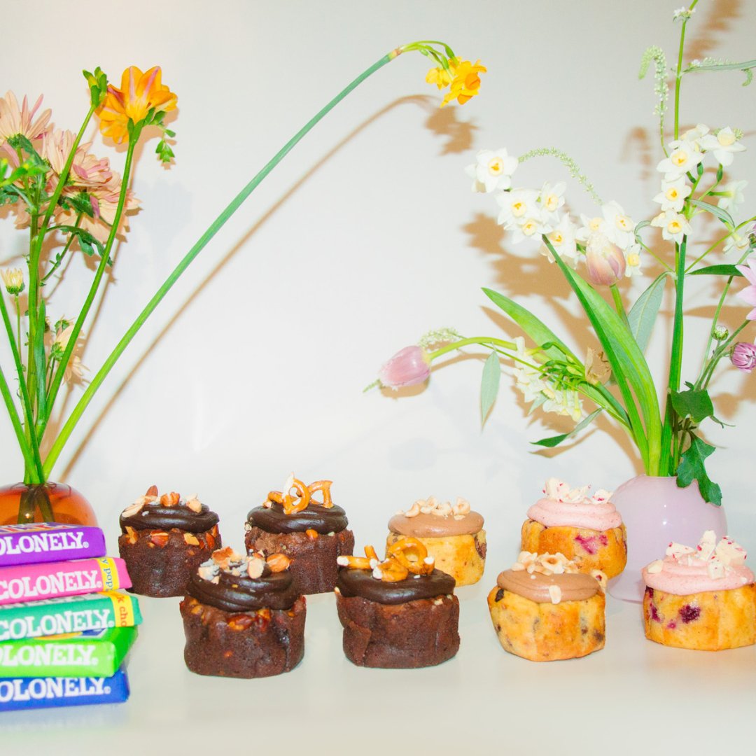 The Caker x Tony’s Chocolonely Milk Chocolate Hazelnut 32% Minicakes - Cook & Nelson